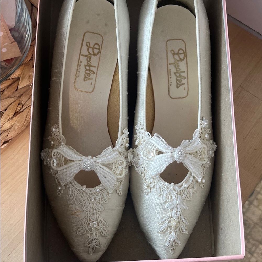 Elegant White Bridal Shoes with Lace Bow by [Brand]